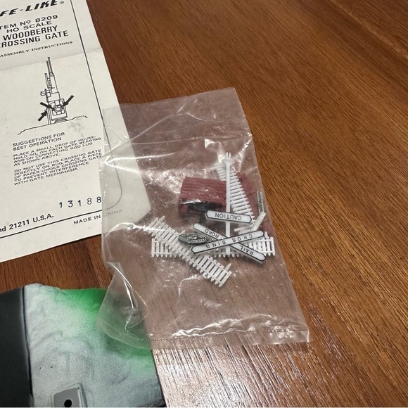 NEW w/o Box Life Like Trains Woodberry Crossing Gate 8209 HO Scale - Picture 5 of 9